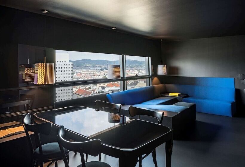 سوئیت با چشمانداز, So/ Vienna