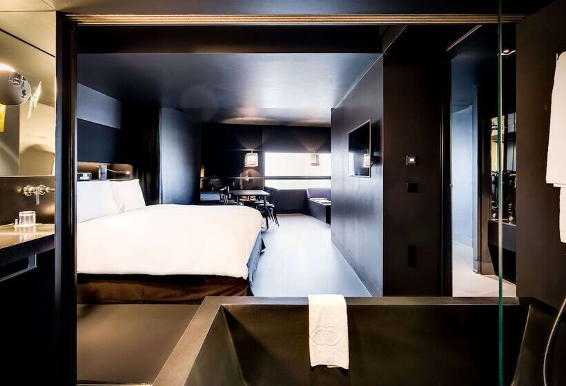 سوئیت با چشمانداز, So/ Vienna