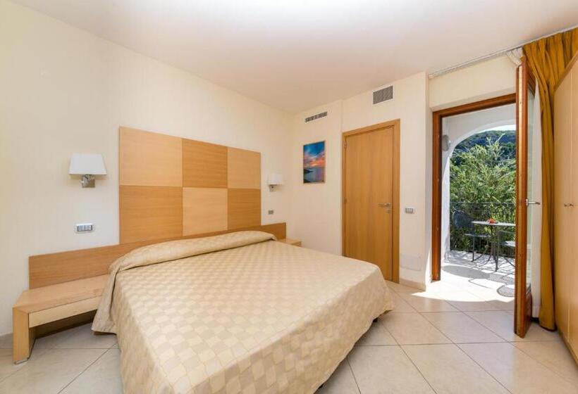 غرفة كومفورت ثلاثية, Valtur Baia Del Gusmay Beach Resort