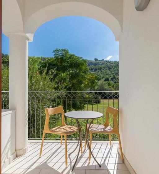 Трехместный Номер Комфорт, Valtur Baia Del Gusmay Beach Resort