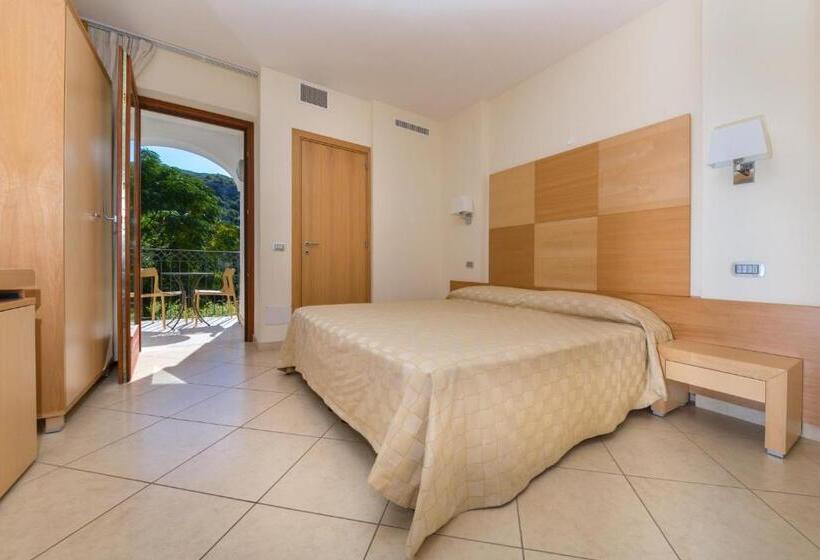 Comfort 3 Pers. Værelse, Valtur Baia Del Gusmay Beach Resort