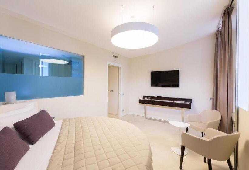 غرفة سوبيريور عائلية, Valtur Baia Del Gusmay Beach Resort