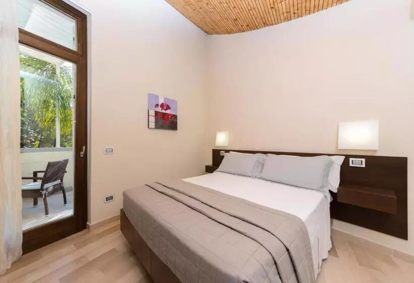 سوییت جونیور, Valtur Baia Del Gusmay Beach Resort