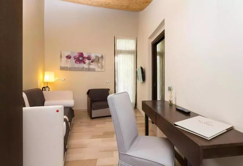 سوییت, Valtur Baia Del Gusmay Beach Resort