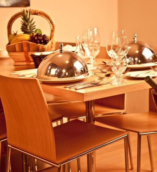 , Roset Hotel & Residence