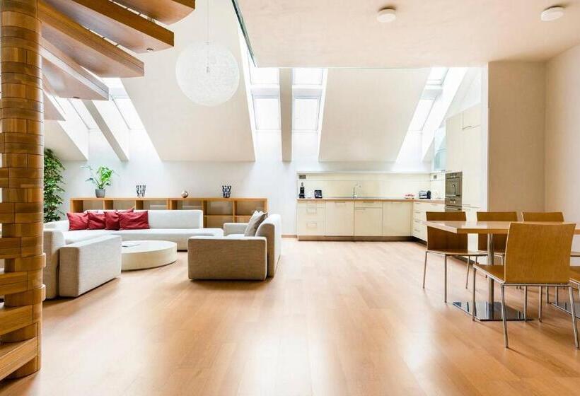 , Roset Hotel & Residence