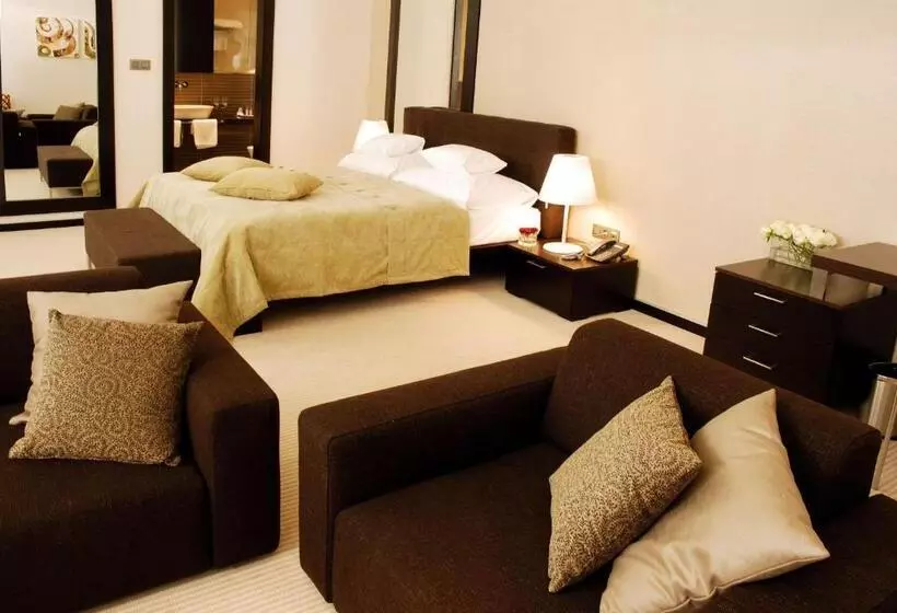 سوییت اجرایی, Roset Hotel & Residence