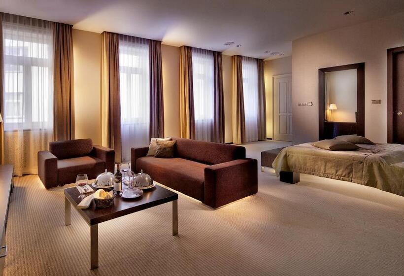 سوییت اجرایی, Roset Hotel & Residence