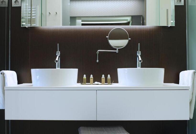 جناح جونيور, Sercotel El Encin Golf