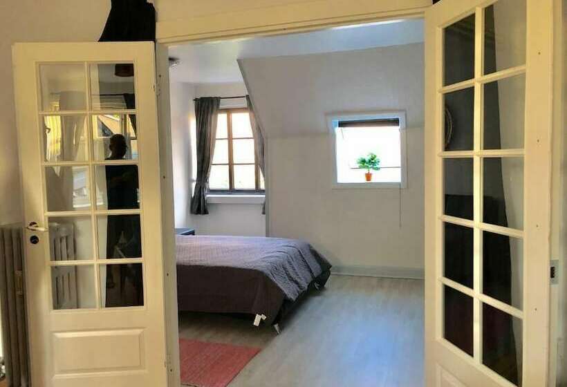 חדר משפחתי, Pandekagehuset B&b