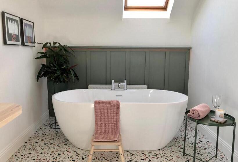 스탠다드 룸 킹사이즈 침대, Thistledown Lodge