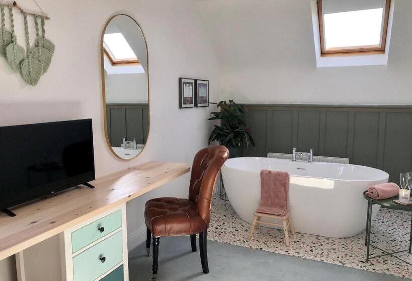 스탠다드 룸 킹사이즈 침대, Thistledown Lodge