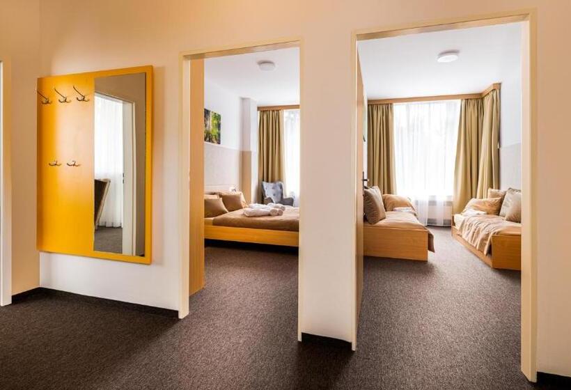 家庭套房, Family Resort Lučivná