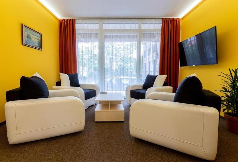 شقة غرفتين, Hostel Mayer Superior Veszprem
