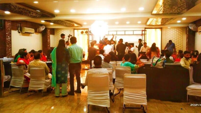 스탠다드 룸 킹사이즈 침대, Empire&banquet