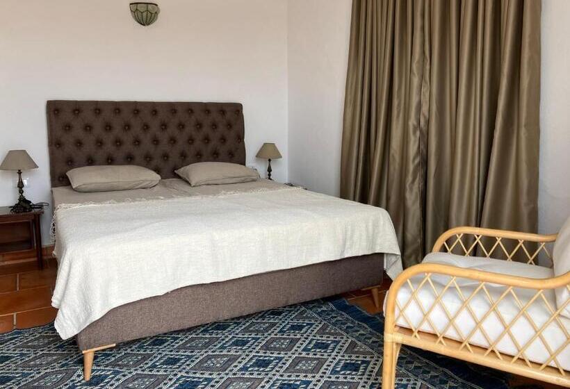 חדר דלוקס עם מרפסת נוף לים, Maison D Hote Domaine El Manar