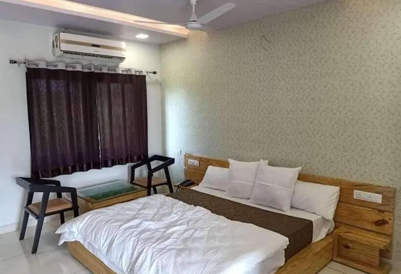 デラックスルーム, Aravalli Hill Resort