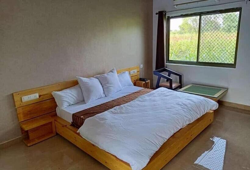 デラックスルーム, Aravalli Hill Resort