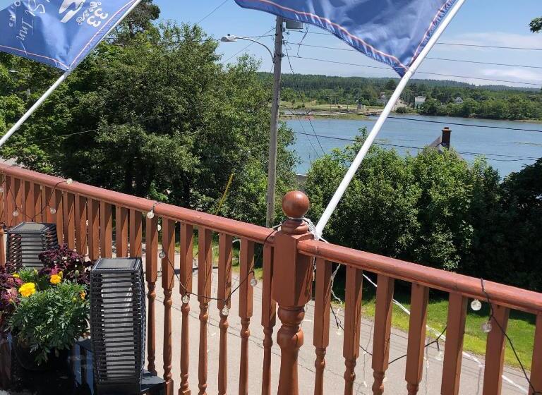 غرفة قياسية مزوَّدة بشُرفة, Pleasant Street Inn