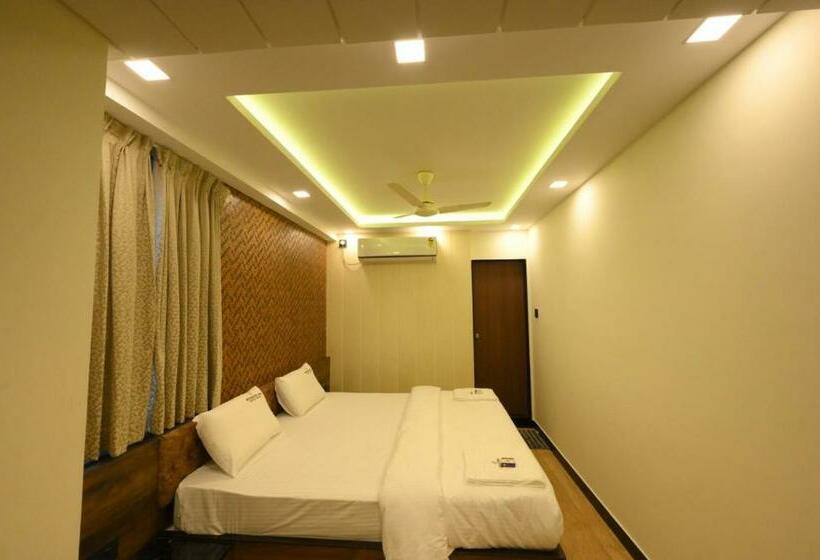 חדר דלוקס, Meenakshi Inn