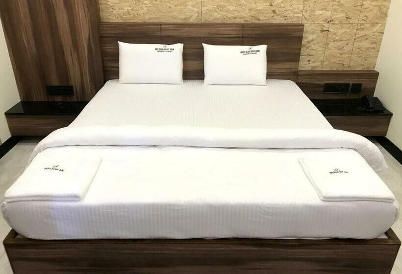 Номер Deluxe, Meenakshi Inn