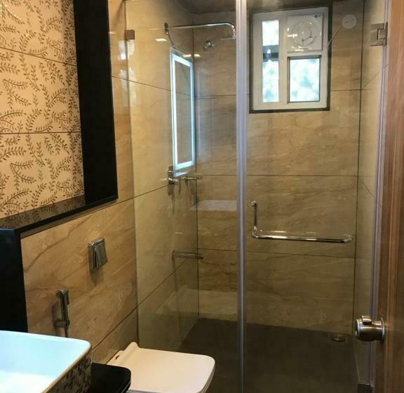 חדר דלוקס, Meenakshi Inn