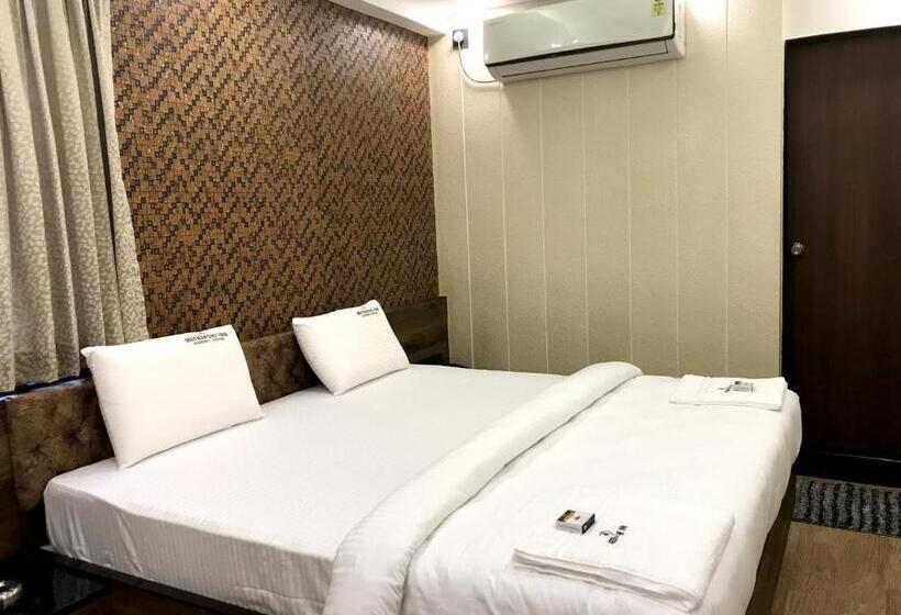 Люкс Повышенной Комфортности, Meenakshi Inn