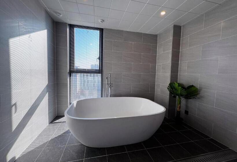 Люкс с гидромассажем, U5