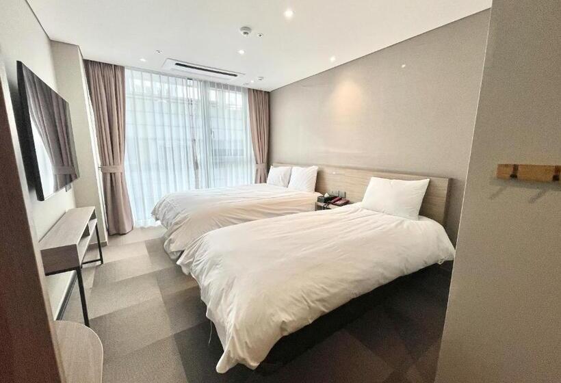 Номер Стандарт Трехместный, U5