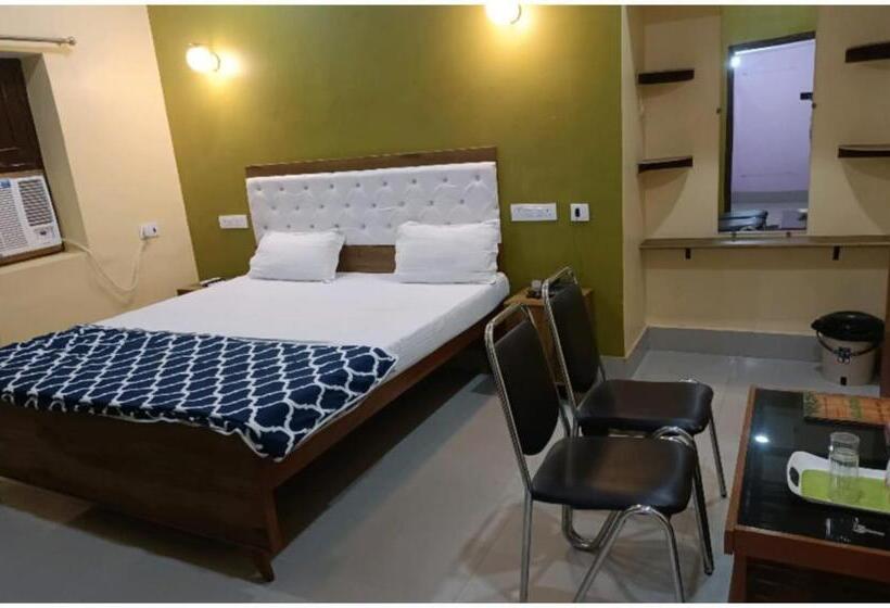 سوییت لوکس, Virasat Retreat