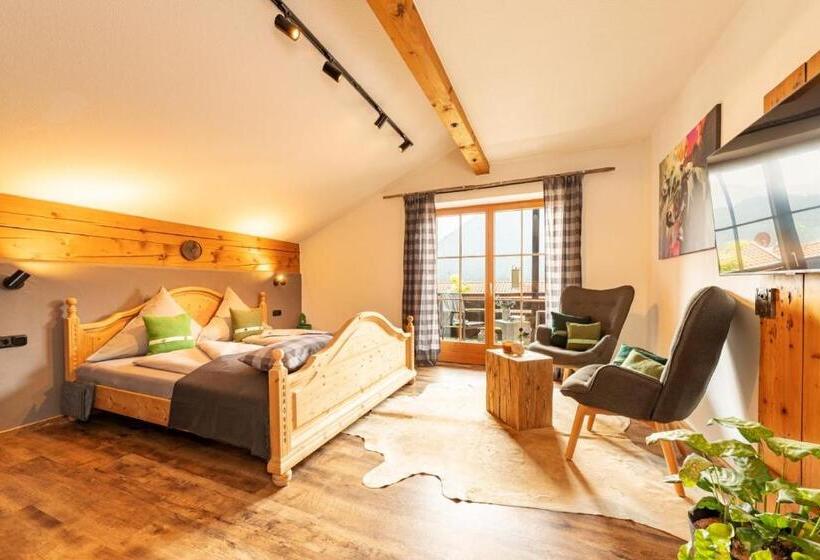 スタンダードルーム, Desiree`s Dahuim