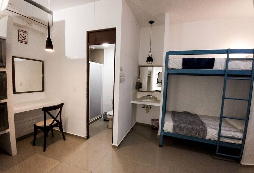 ルームシェアのワンベッド, Hostal Lezzoto 2.5 Beach   Hostel