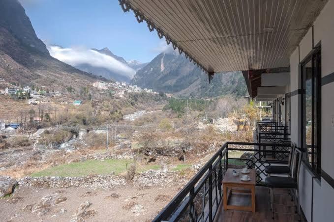 اتاق لوکس با بالکن, Keerong Cottages Lachung