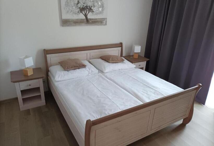 Номер Стандарт с Террасой, Wellness Penzion Marta