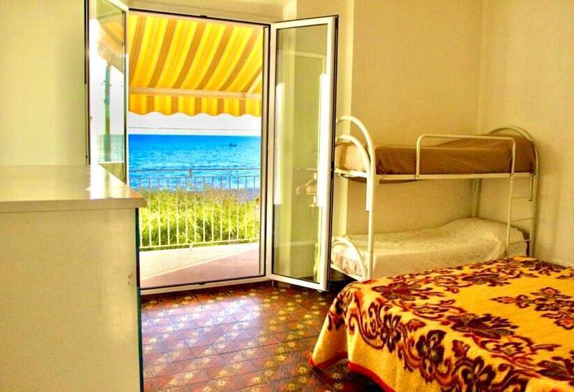 شقة غرفة واحدة مطلة على البحر, Villa Tripepi