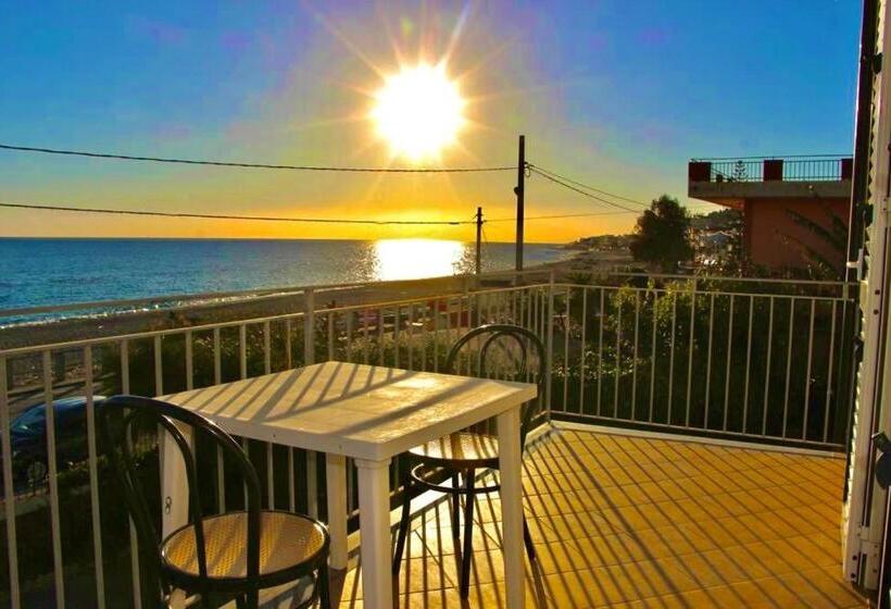 Апартаменты 1 Спальня Вид на Море, Villa Tripepi