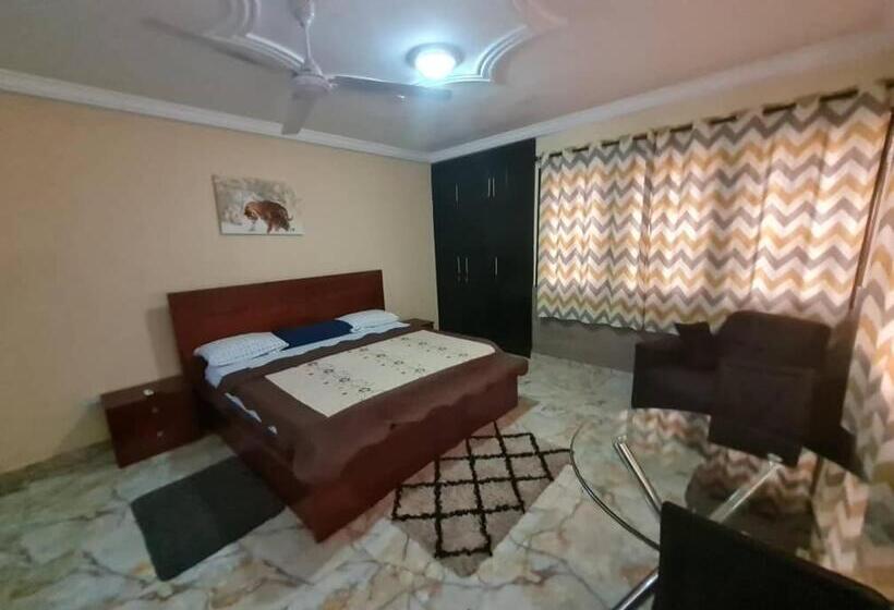 Номер Deluxe, Nesta Barron  Home Away From Home