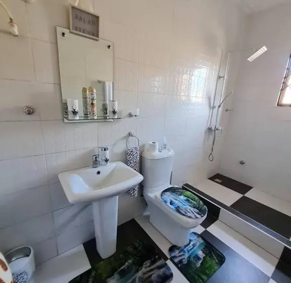 ビジネスルーム, Nesta Barron Home Away From Home