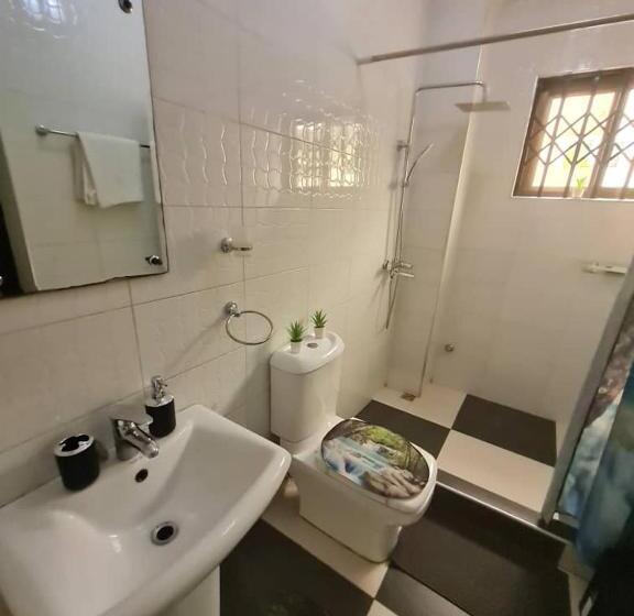 اتاق کلاس بیزنس, Nesta Barron  Home Away From Home