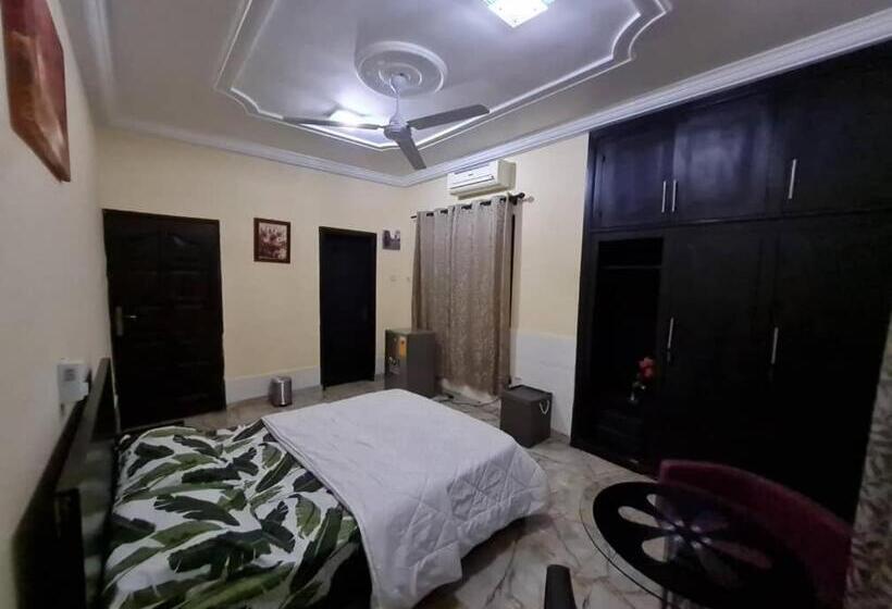 اتاق استاندارد, Nesta Barron  Home Away From Home