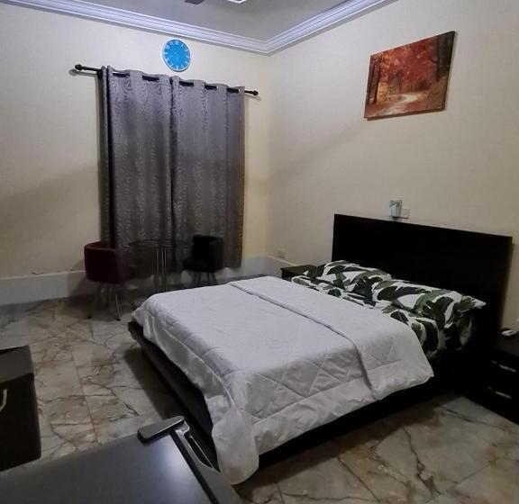 Номер Стандарт, Nesta Barron  Home Away From Home