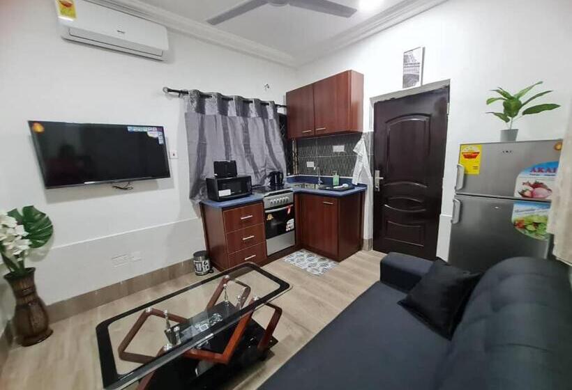 آپارتمان 1 خوابه همکف, Nesta Barron  Home Away From Home