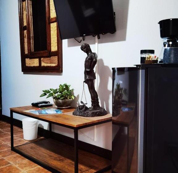 マウンテンビュースタンダードルーム, Sunrise House