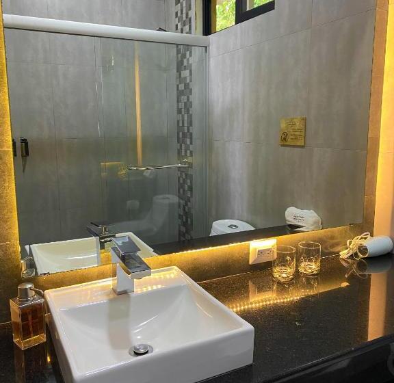 جناح مطلّ علي الجبل, Casa 1800 Cerro Verde