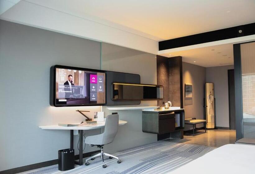 Стандартный Номер Кровать Кинг, Crowne Plaza Xiamen Jimei Seaview, An Ihg Hotel Free Mini Bar