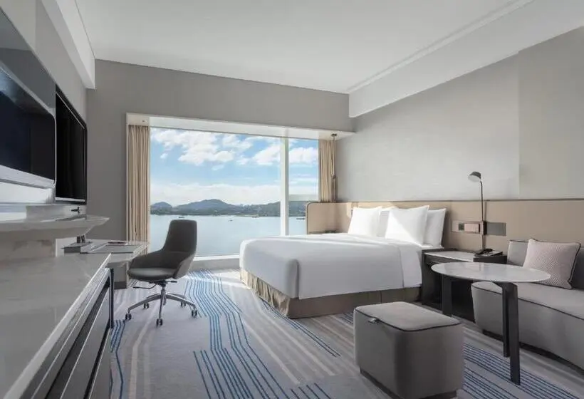キングサイズベッドのスタンダードルーム, Crowne Plaza Xiamen Jimei Seaview By Ihg
