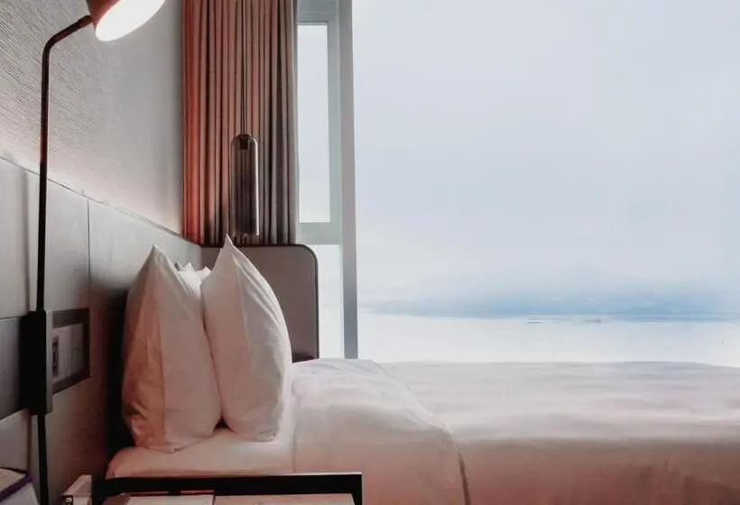 キングサイズベッドのスタンダードルーム, Crowne Plaza Xiamen Jimei Seaview By Ihg