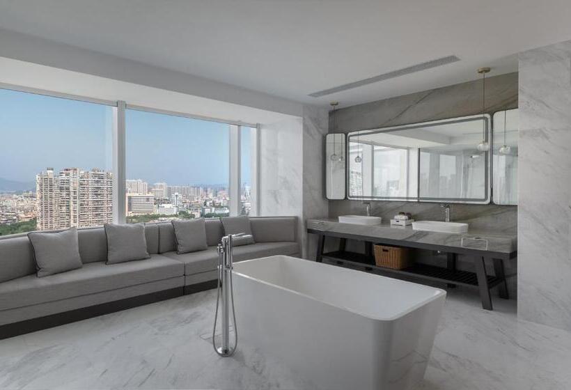 皇家套房, Crowne Plaza Xiamen Jimei Seaview, An Ihg Hotel Free Mini Bar