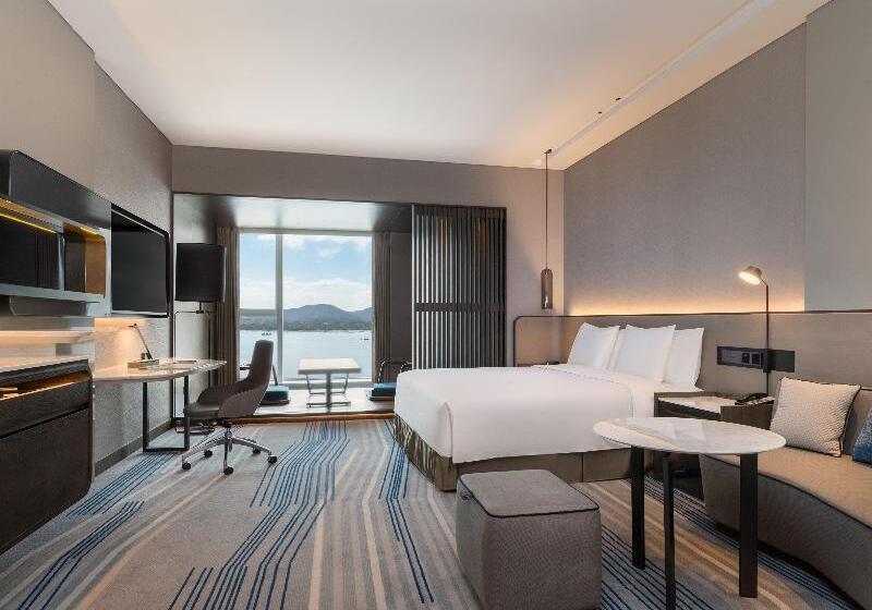 高级客房, Crowne Plaza Xiamen Jimei Seaview, An Ihg Hotel Free Mini Bar