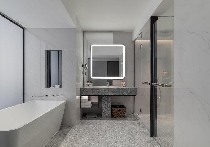 Номер Премиум, Crowne Plaza Xiamen Jimei Seaview, An Ihg Hotel Free Mini Bar